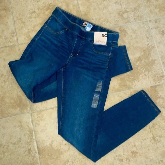 NWT Beautiful Jeggings Teen Juniors Size 14​ - Picture 2 of 5